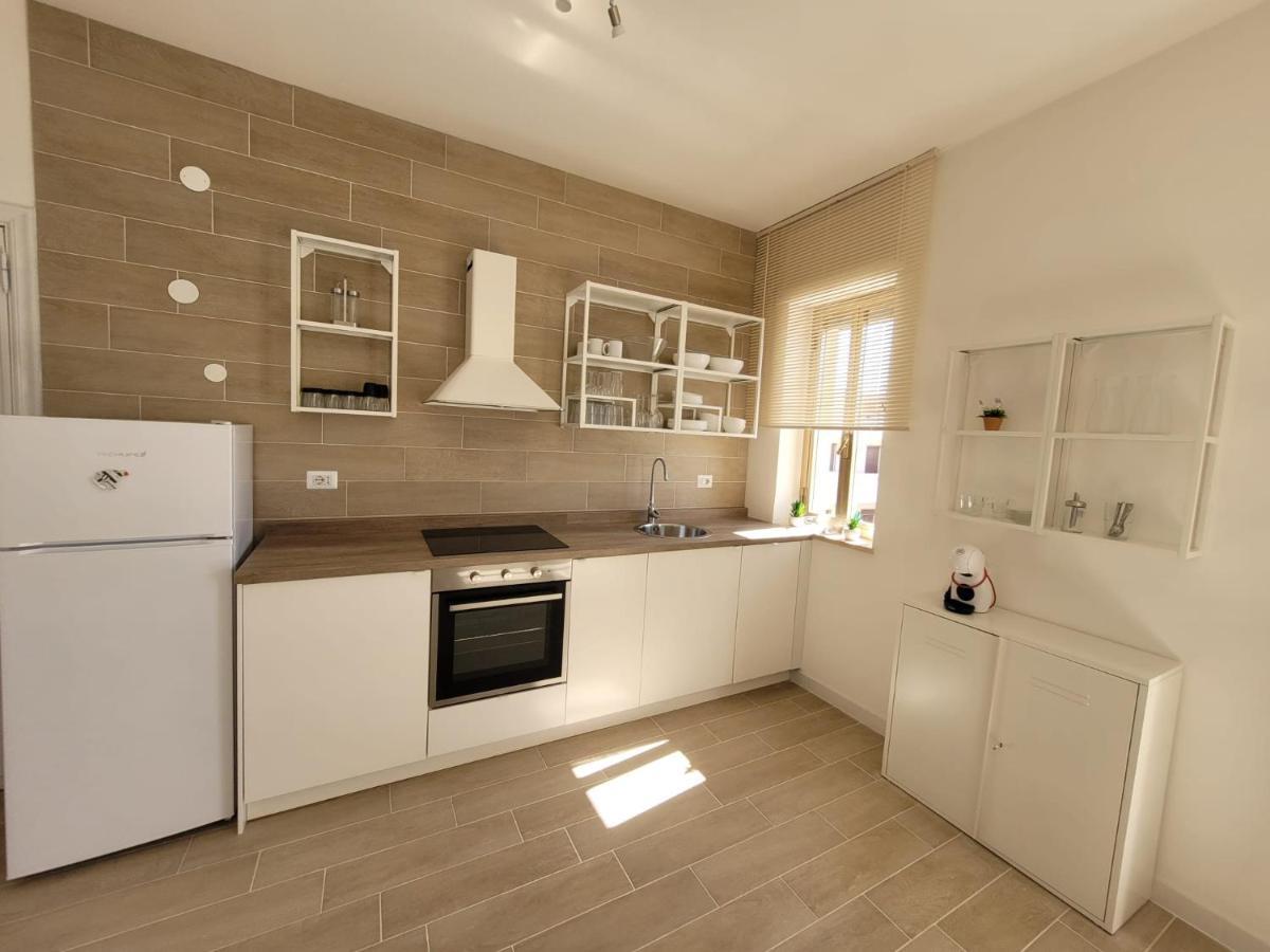 Appartamento Demetrio 50M Mare & Shopping ลิโด มารีนี ภายนอก รูปภาพ